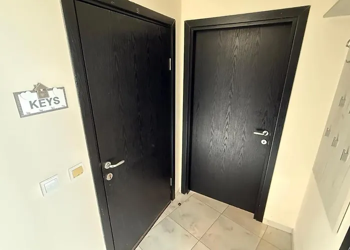 Atlantis Nikol * بورغاس