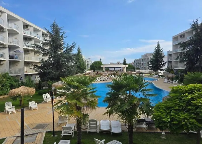 Atlantis Nikol شقة